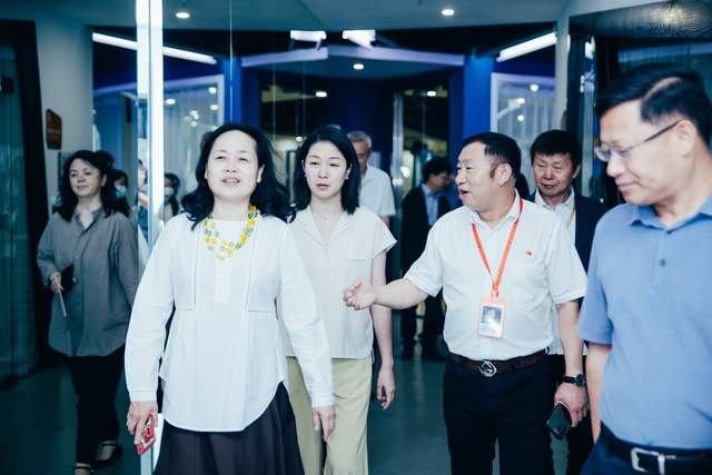 成都市总工会副主席刘耘芸赴成都经典汇
