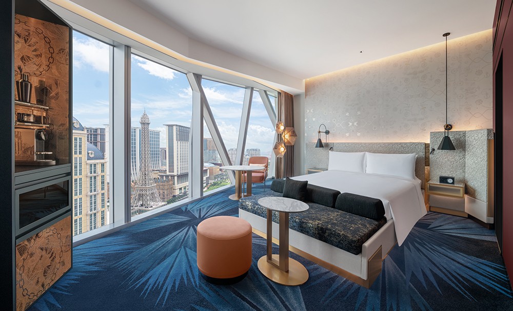 WHO_Spectacular_King_Bedroom_Cotai_View.jpg