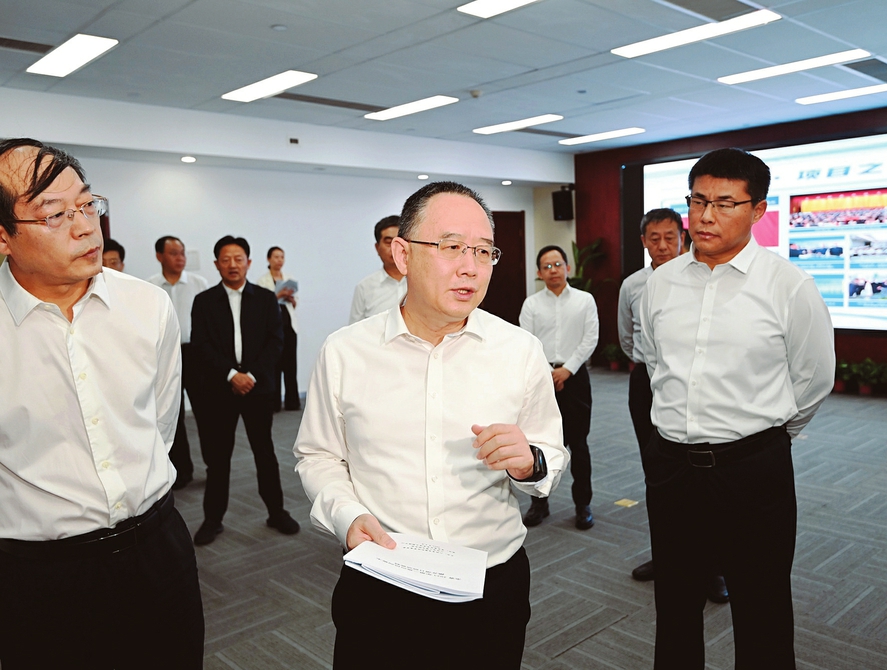 金湘军来到省发展改革委调研相关工作