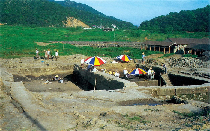 12跨湖桥遗址发掘现场（2001年）.jpg