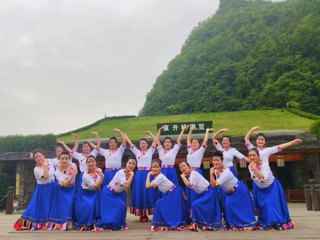 高原文艺轻骑 群艺舞蹈天团——夏都芝
