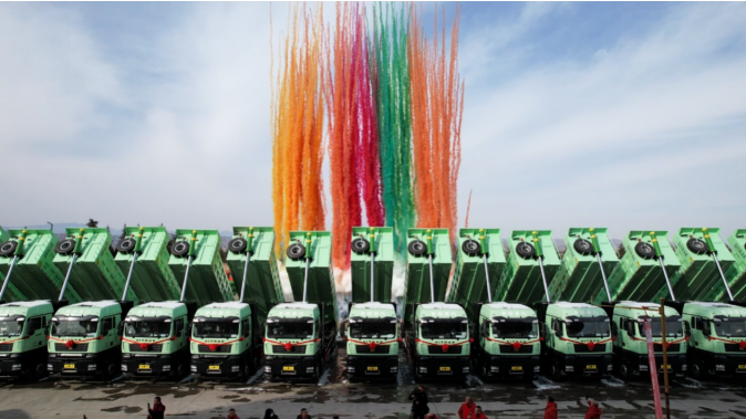 批量交付燃动首季——中国重汽开年即冲刺，以品质赢信赖 