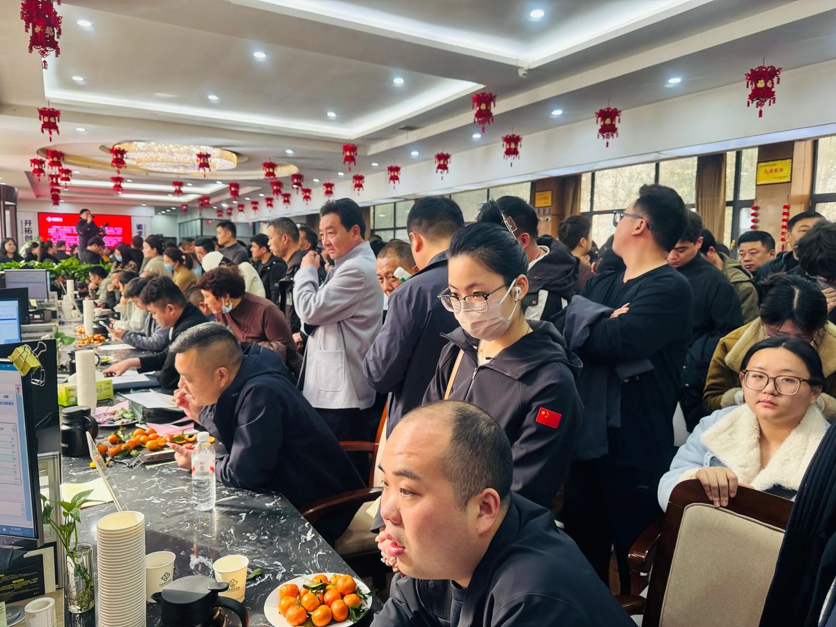 河南矿山公司正月初六开门红订单额超4亿元