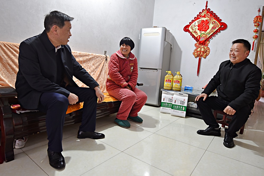 中煤新集二矿：慰问暖人心 聚力促发展 